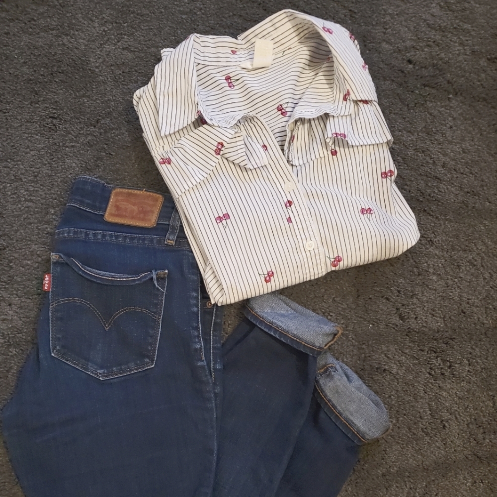 Cute cheery blouse!